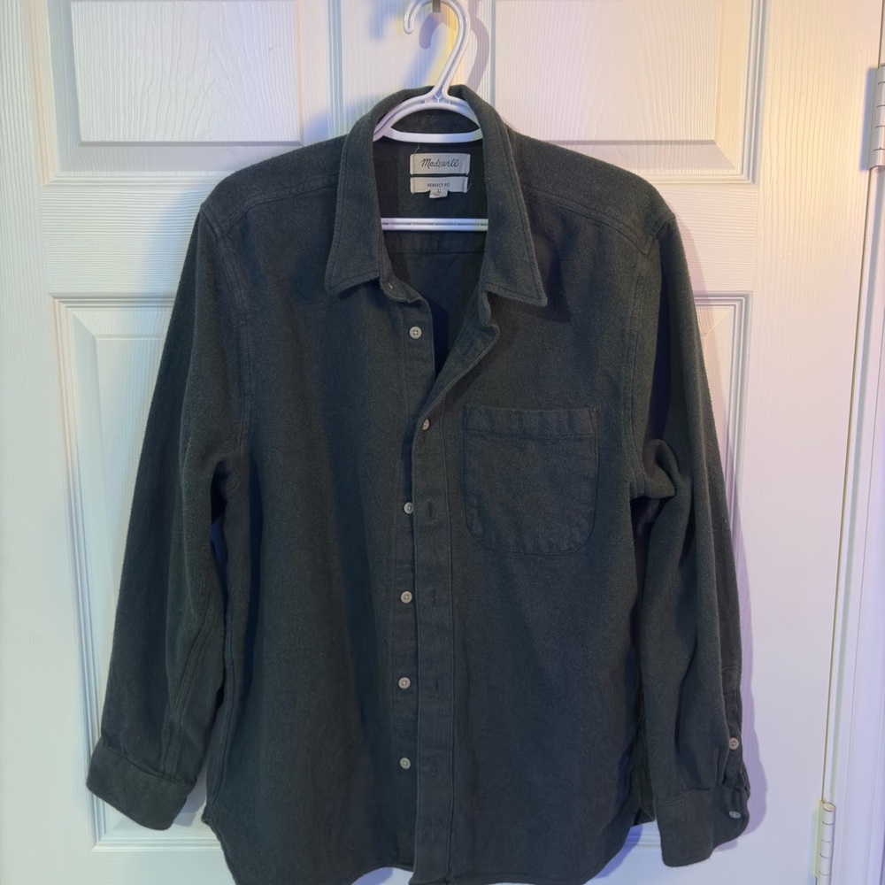 Madewell Mens “perfect fit” green flannel shirt